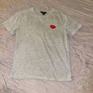 FOREVER21 Cotton tee with red “kiss” in the right side.